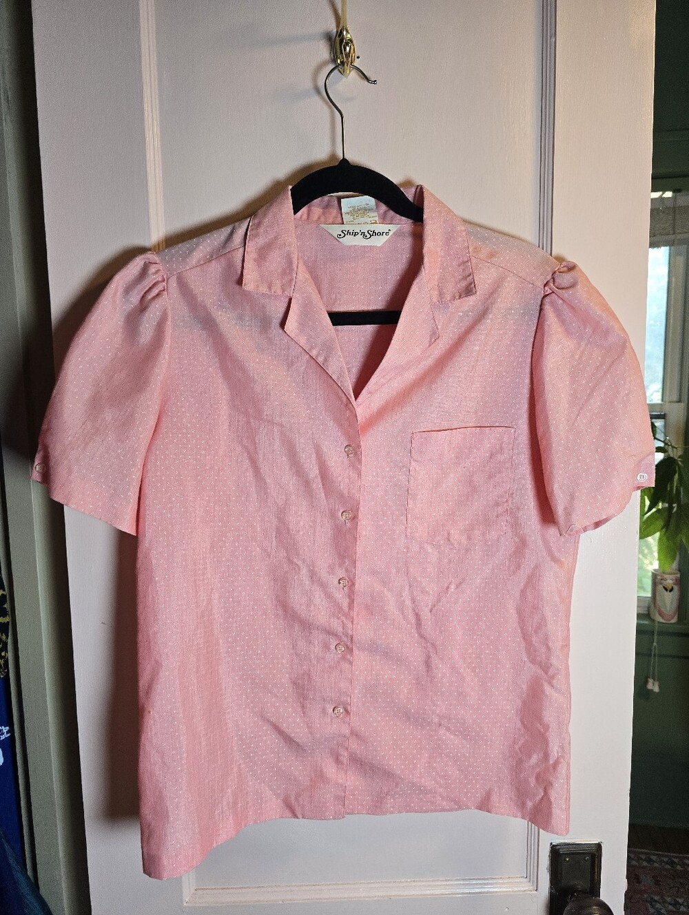 Vintage Ship'n Shore Pink Short-Sleeve Button-Up Shirt Size Medium